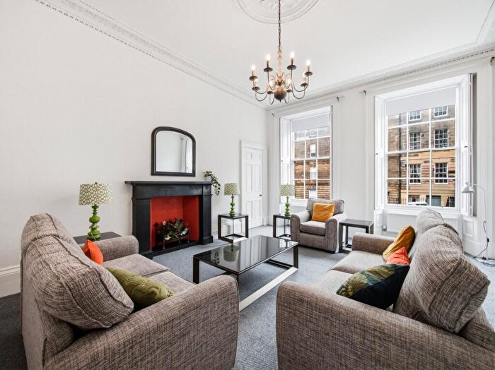3 Bedroom Flat For Sale In (Md) Dundonald Street, New Town, Edinburgh, EH3