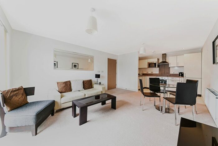 1 Bedroom Flat To Rent In Fairmont House, Maple Quays, Needleman Street, Canada Water, London, SE16