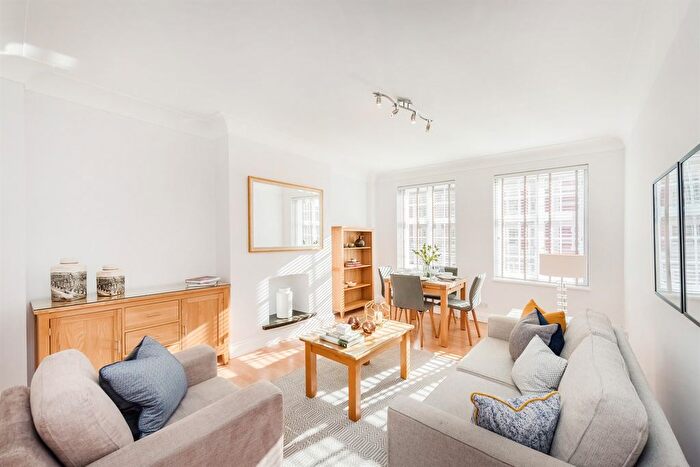 2 Bedroom Flat To Rent In Flat Stafford Court, - Kensington High Street, London, W8