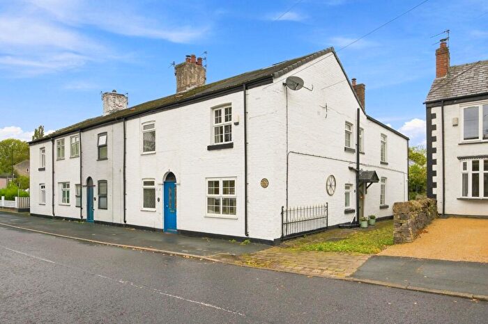 3 Bedroom End Of Terrace House For Sale In Smithy Green, Woodley, Stockport, SK6
