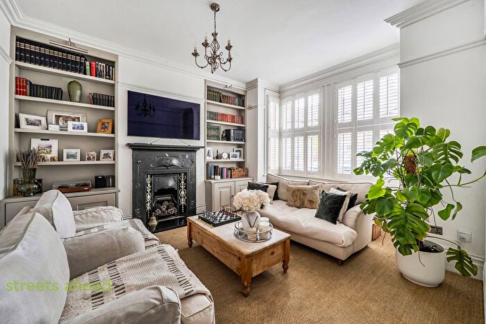 3 Bedroom Semi-Detached House For Sale In Burgoyne Road, London, SE25