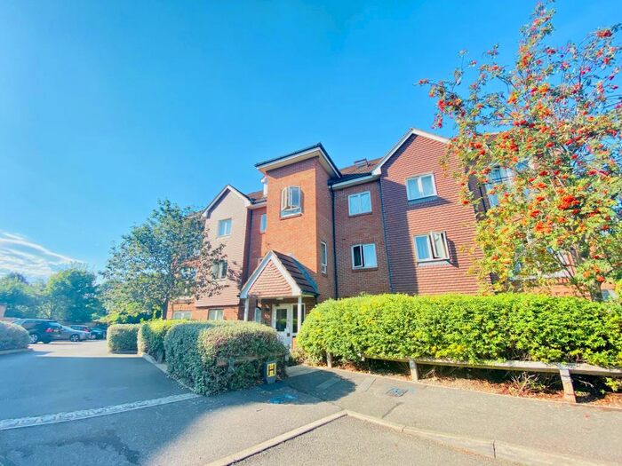 1 Bedroom Apartment To Rent In Old School Place, Croydon, CR0