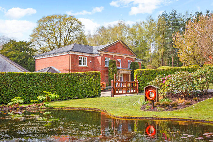 5 Bedroom Detached House For Sale In Hurst Park, Midhurst, GU29