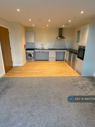 1 Bedroom Flat To Rent In Balmoral Place, Northampton, NN2
