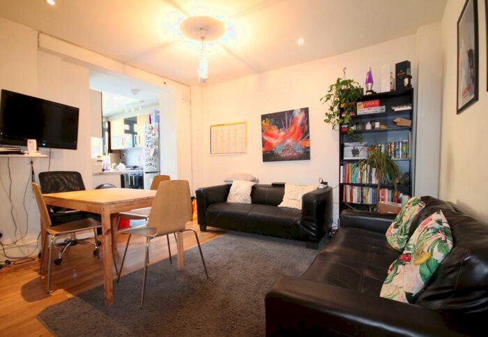 4 Bedroom Flat To Rent In Packington Street, Angel, N1