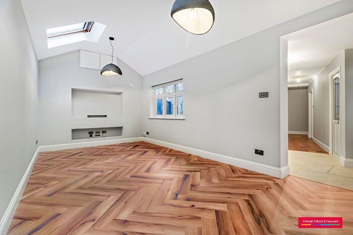 3 Bedroom Maisonette To Rent In Highwood Avenue, London, N12