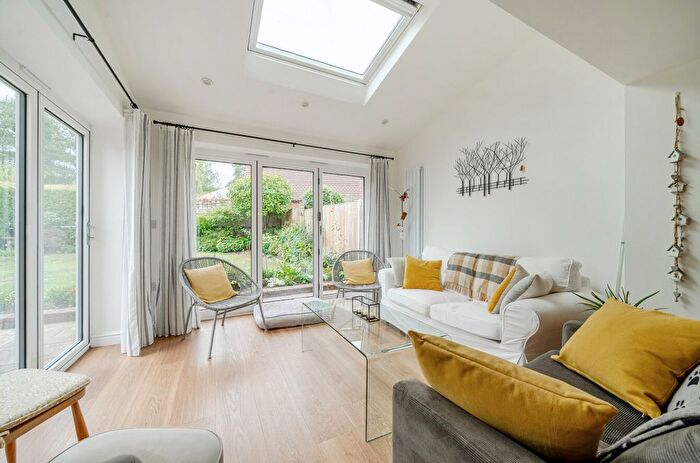 4 Bedroom Semi-Detached House For Sale In Kenilworth Place, Billingshurst, RH14