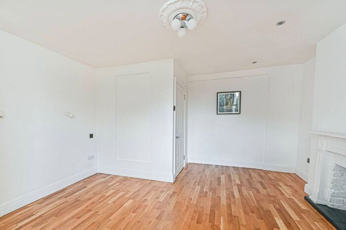 1 Bedroom Flat For Sale In Devonshire Road, Forest Hill, London, SE23