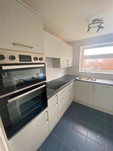 2 Bedroom Flat To Rent In Chad Valley Close, Harborne, Birmingham, B17