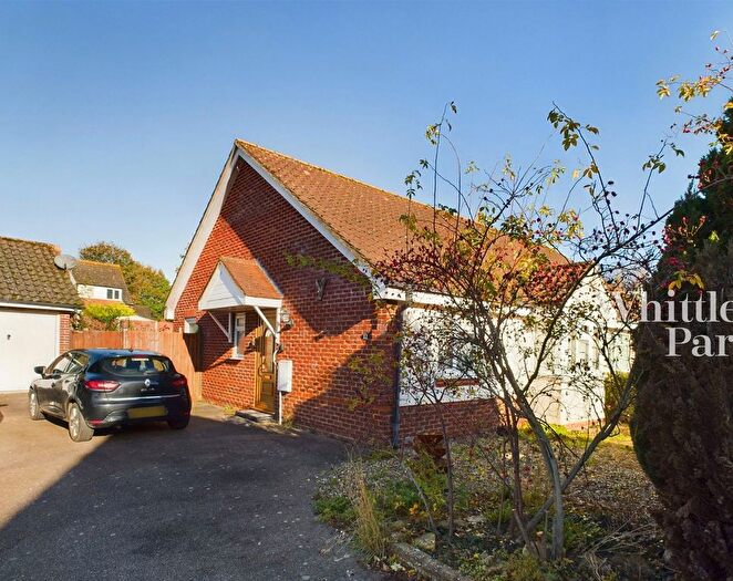 2 Bedroom Semi-Detached Bungalow For Sale In Oak Close, Tasburgh, Norwich, NR15