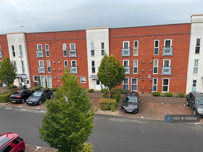 2 Bedroom Flat To Rent In Compair Crescent, Ipswich, IP2