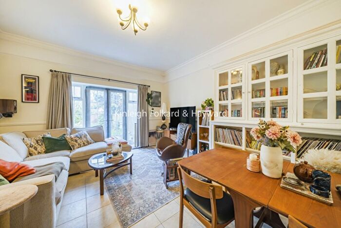 2 Bedroom Flat To Rent In Gunnersbury Avenue, Ealing, London, W5