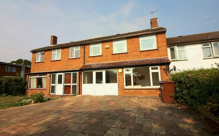 5 Bedroom Property To Rent In Cherry Way, AL10