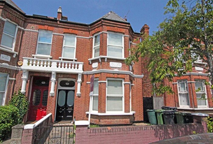 4 Bedroom Semi-Detached House For Sale In Ebbsfleet Road, Cricklewood, NW2