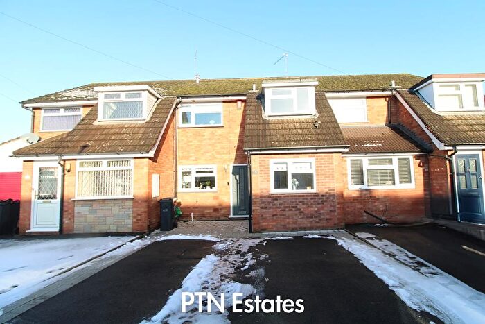 3 Bedroom Terraced House For Sale In Courtland Road, Kingswinford, DY6