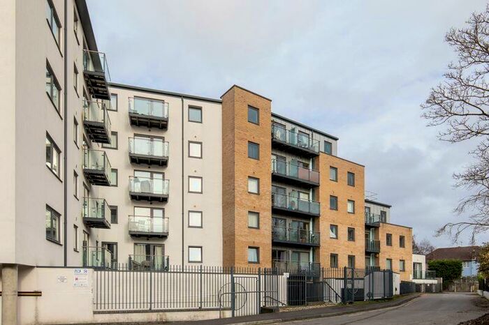 2 Bedroom Flat To Rent In Homesdale Road, Bromley., BR2