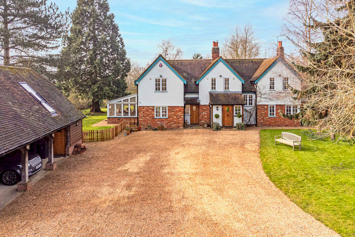 6 Bedroom Detached House For Sale In Nr Ardeley, Herts, SG2