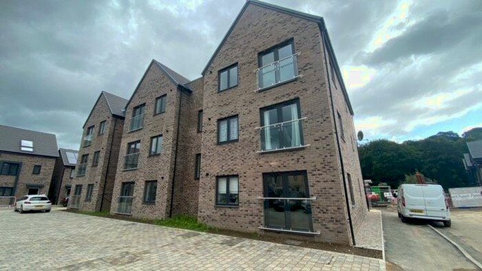 2 Bedroom Flat To Rent In Woodyard Avenue, Chesterfield, Derbyshire, S41