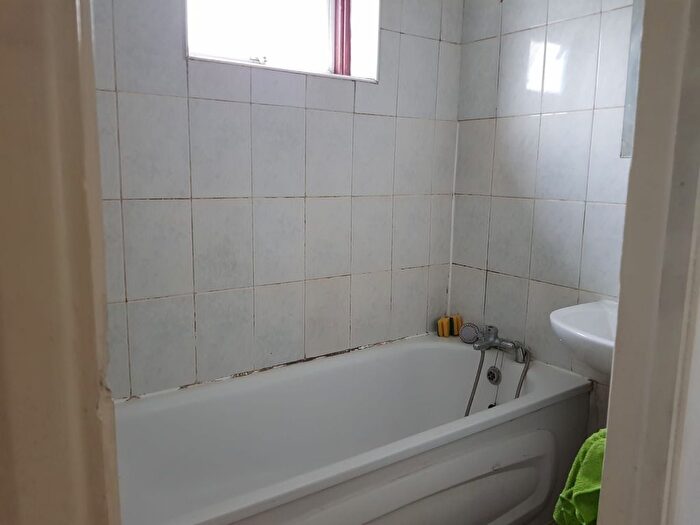 1 Bedroom Flat To Rent In Leytonstone Road, London, E15