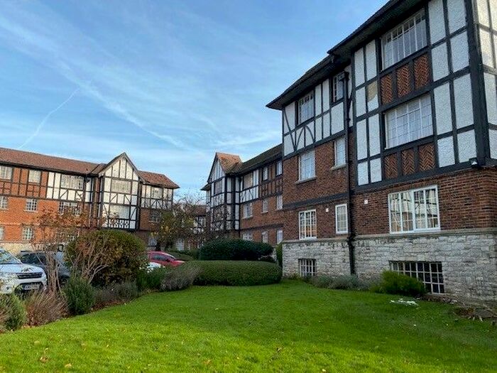 4 Bedroom Flat To Rent In Millbrook Road East, Southampton, SO15