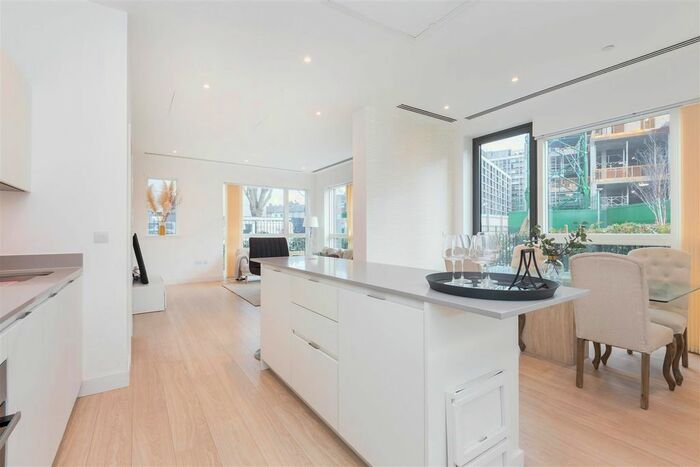 3 Bedroom Flat To Rent In Amarelle Apartments, Cherry Orchard Road, Croydon, CR0