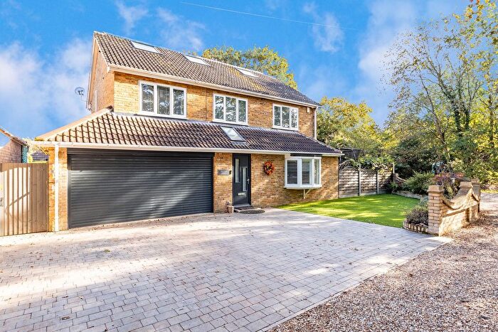 6 Bedroom Detached House For Sale In Little Vigo, Yateley, GU46