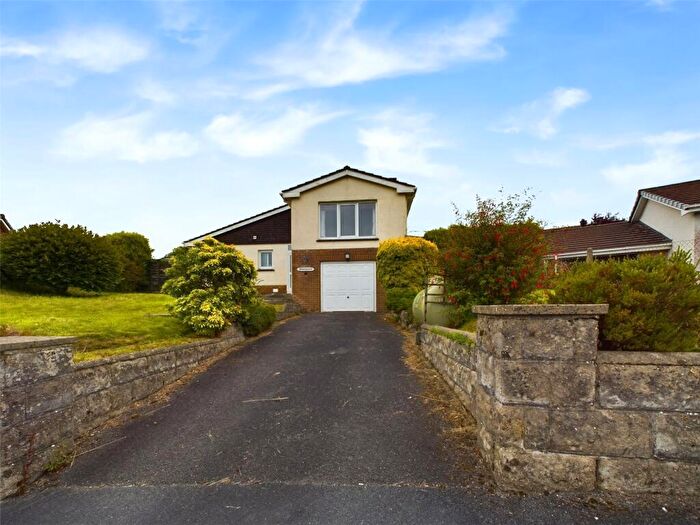 3 Bedroom Bungalow For Sale In Central Avenue, Holsworthy, Devon, EX22
