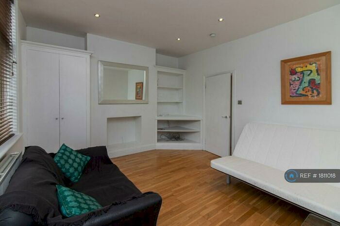 Studio To Rent In Upper Richmond Road West, East Sheen, SW14