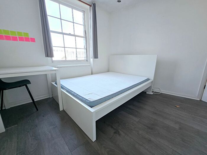 Studio To Rent In Offord Road, London, N1