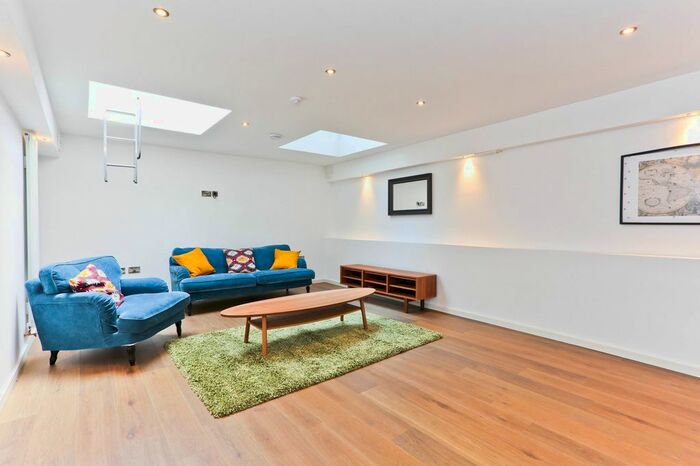 4 Bedroom Town House To Rent In Comet Street, London, SE8