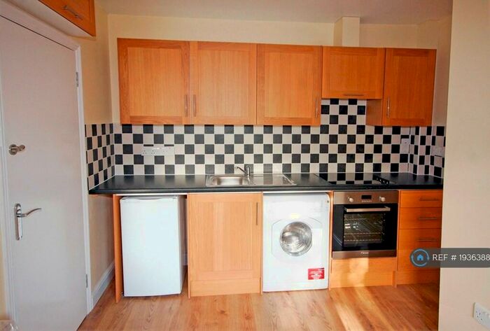 Studio To Rent In Banstock Road, Edgware, HA8