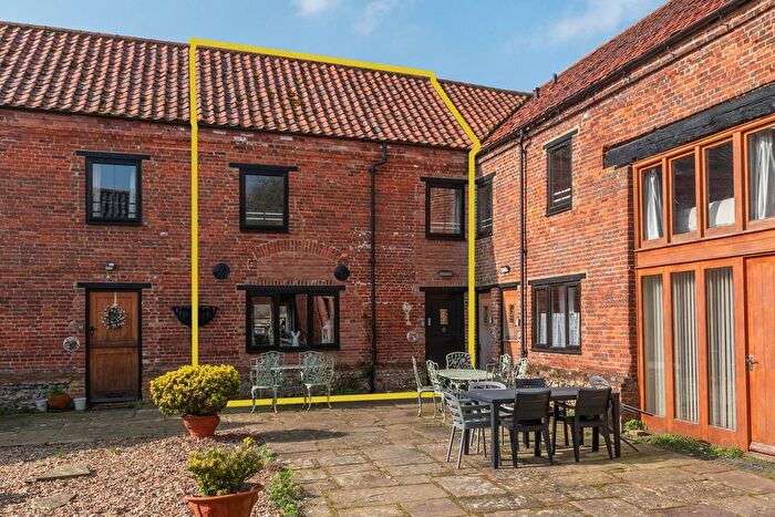 2 Bedroom Barn Conversion For Sale In Swaffham Road, Toftrees, NR21