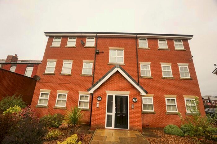 2 Bedroom Flat To Rent In Lancaster Street, Radcliffe, Manchester, M26