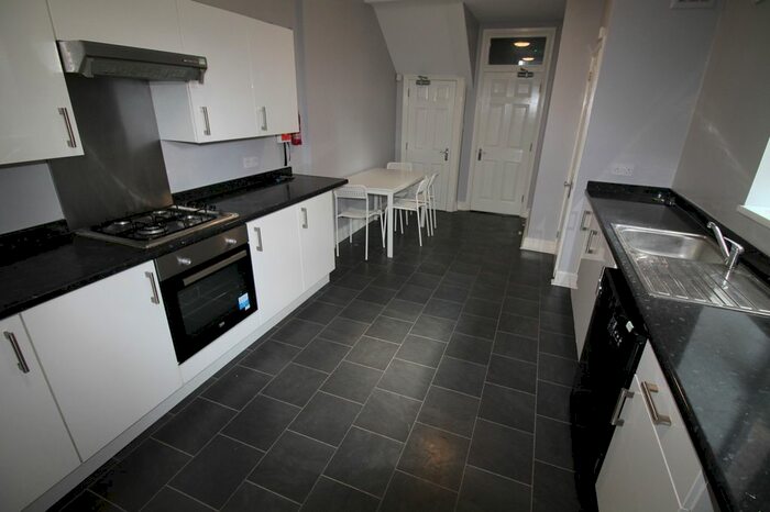 5 Bedroom Maisonette To Rent In Portland Terrace, Newcastle Upon Tyne, NE2
