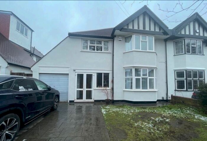 4 Bedroom Semi-Detached House To Rent In Murray Avenue, Bromley, BR1