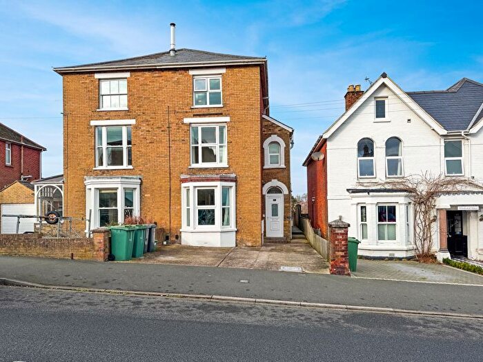 2 Bedroom Maisonette To Rent In Mill Hill Road, Cowes, PO31