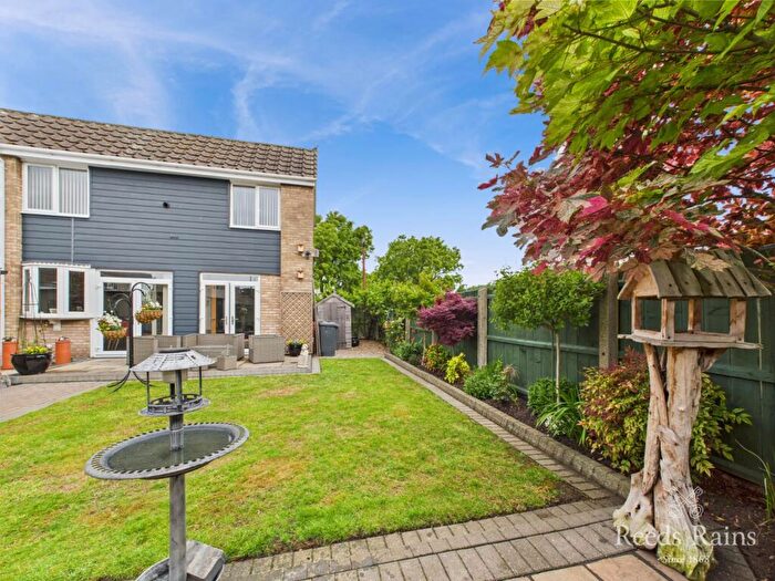 2 Bedroom End Of Terrace House For Sale In Sandford Close, Bransholme, Hull, East Yorkshire, HU7