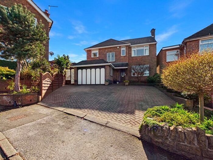 3 Bedroom Detached House For Sale In Cambridge Gardens, Woodthorpe, Nottingham, NG5