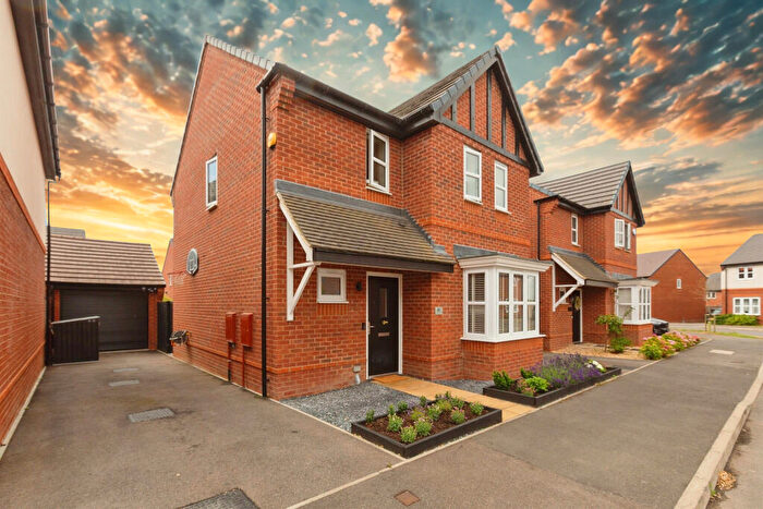 3 Bedroom Detached House For Sale In Beethoven Drive, Aylesbury, HP21