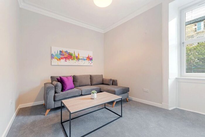 3 Bedroom Flat To Rent In Blackwood Crescent, Edinburgh, EH9