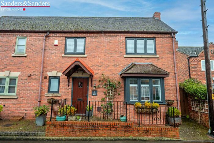 2 Bedroom Semi-Detached House For Sale In Abbey Mews, Alcester, B49