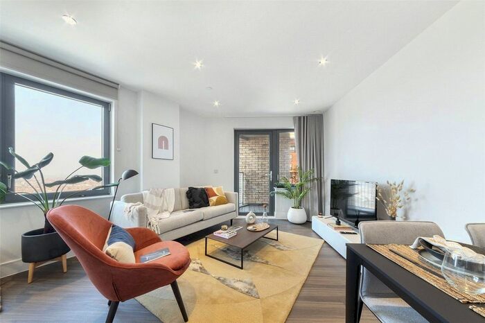 2 Bedroom Flat To Rent In Uncle Southall, Merrick Road, Southall, UB2