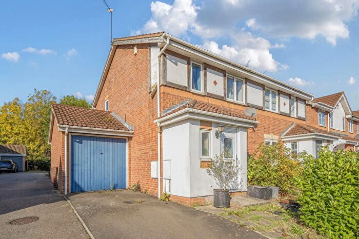 3 Bedroom Semi Detached House For Sale In Brancaster Drive, London, NW7