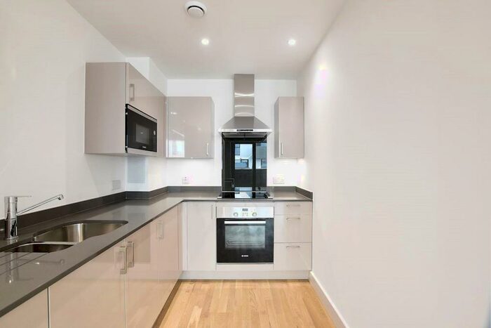 1 Bedroom Apartment To Rent In Burgess Springs, Chelmsford, CM1