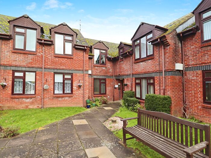 1 Bedroom Flat For Sale In Oakmeadow Court, St. Mellons, Cardiff, CF3