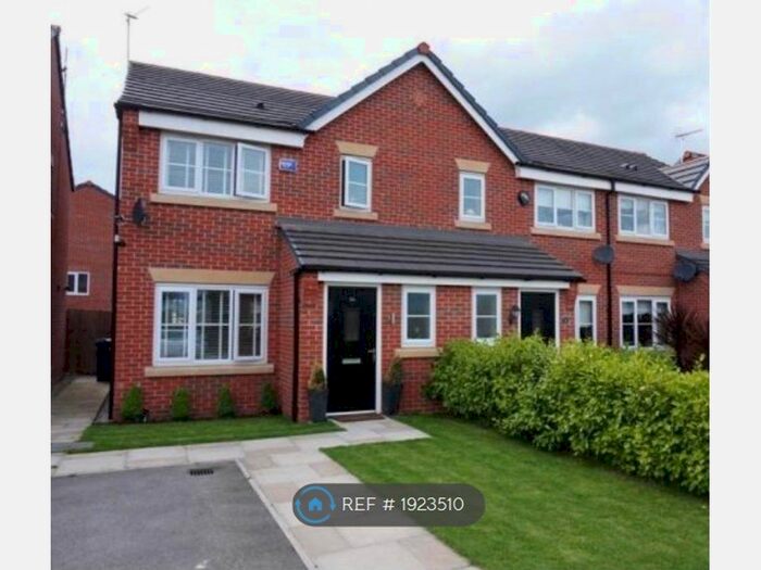 3 Bedroom Semi-Detached House To Rent In Shackleton Avenue, Widnes, WA8