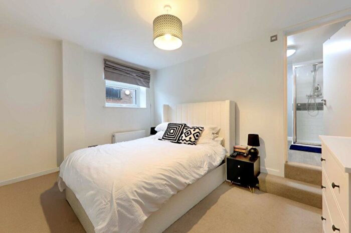2 Bedroom Apartment For Sale In Sycamore Road, Amersham, HP6