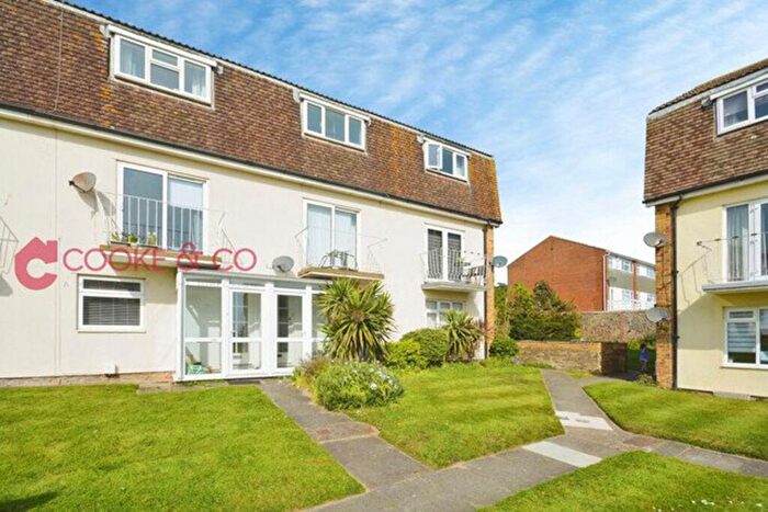 2 Bedroom Maisonette To Rent In Cheviot Court, Broadstairs, Kent, CT10