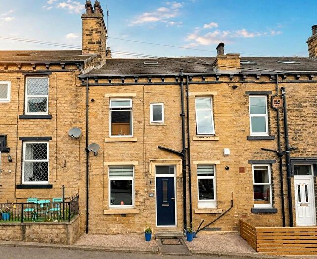3 Bedroom Terraced House For Sale In Cowley Road, Leeds, LS13