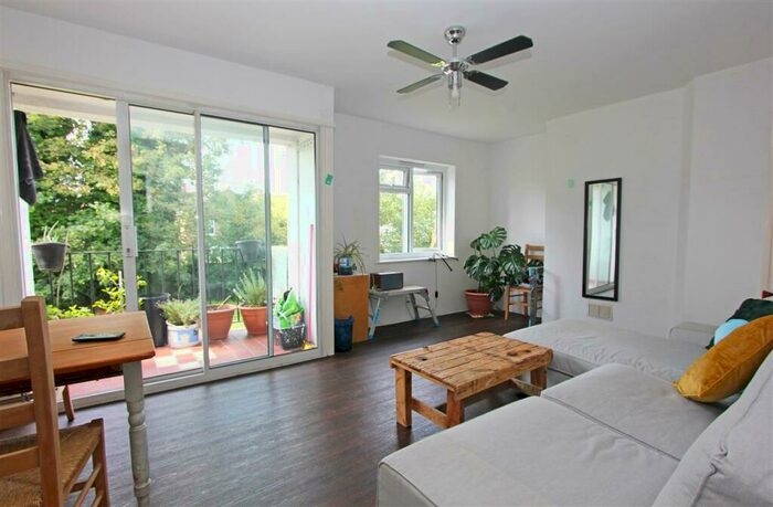 1 Bedroom Apartment To Rent In Purley Road, South Croydon, CR2